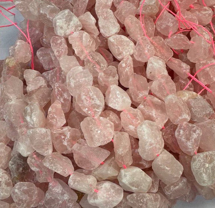 Розовый кварц необработанный свободная форма размер 12*13мм натуральный камень
