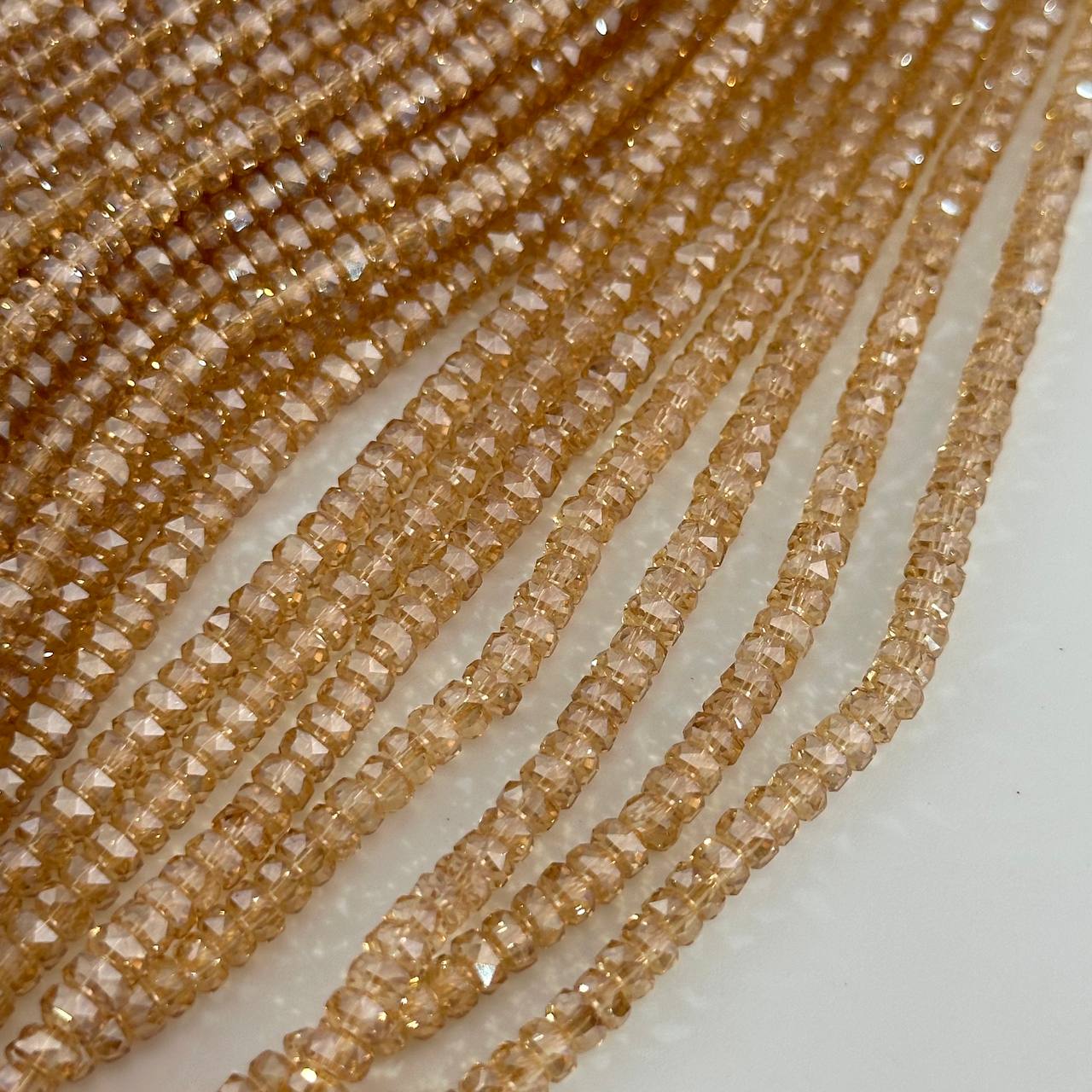 Бусины стеклянные размер 2,5*3,9мм цвет золотистый